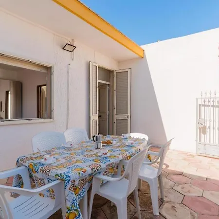 Villino Nina Holiday home Torre Lapillo