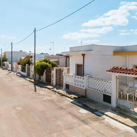 Holiday home Villino Nina Torre Lapillo